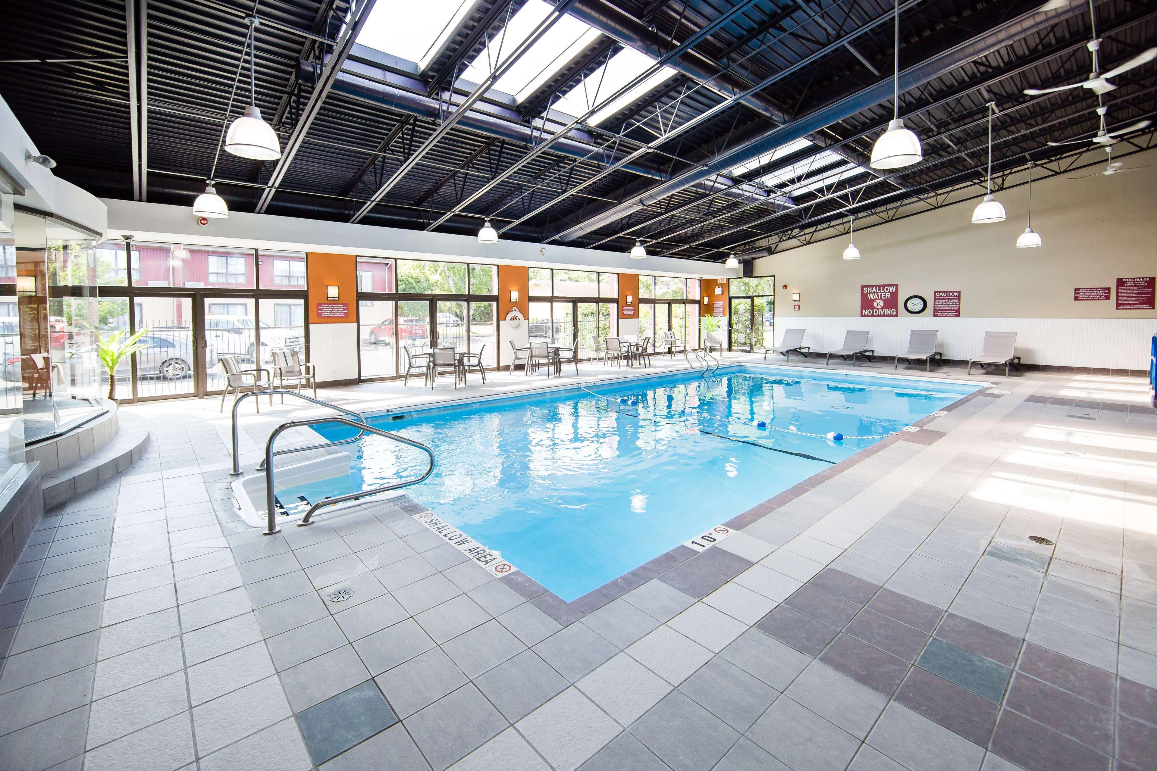Best Western Plus Ottawa Kanata Hotel And Conference Centre Exterior foto