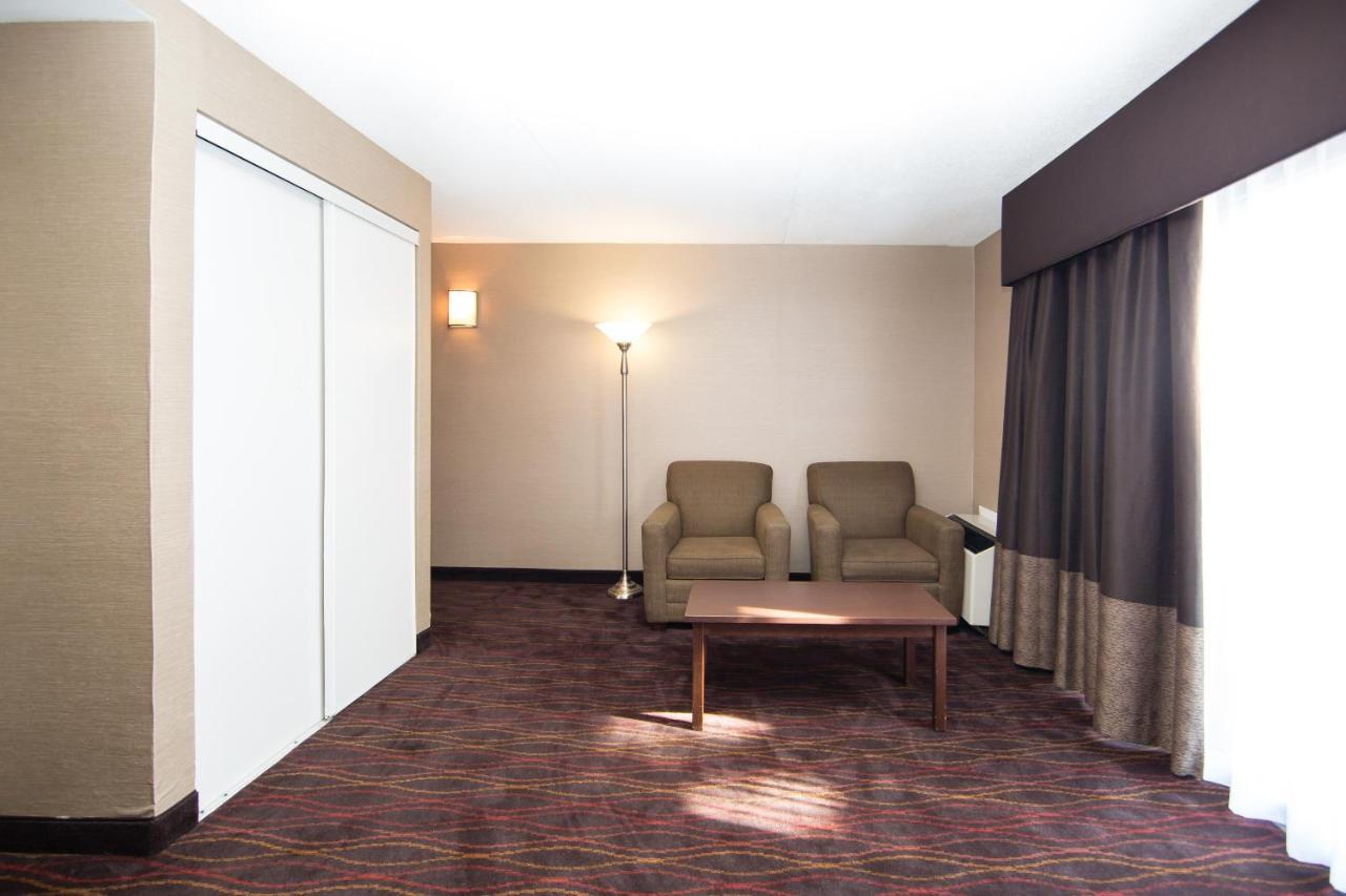 Best Western Plus Ottawa Kanata Hotel And Conference Centre Exterior foto